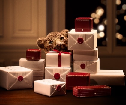 カルティエ　ラブブレスレット 【保証書、ショッパー、箱、替えのコード2色付き】 カルティエ ラブブレスレット 【保証書、ショッパー、箱、替えのコード