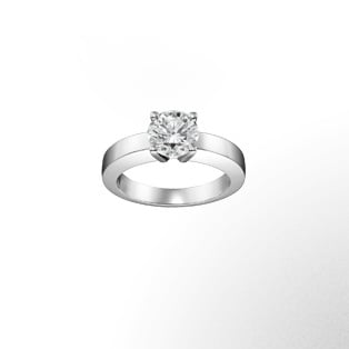 デクララシオン 4つの爪を施したエレガントな台座が、ダイヤモンドの美をこの上なく引き立てます。シャープな爪とそのピュアなラインは、クラシックと現代的な雰囲気が同居しています。