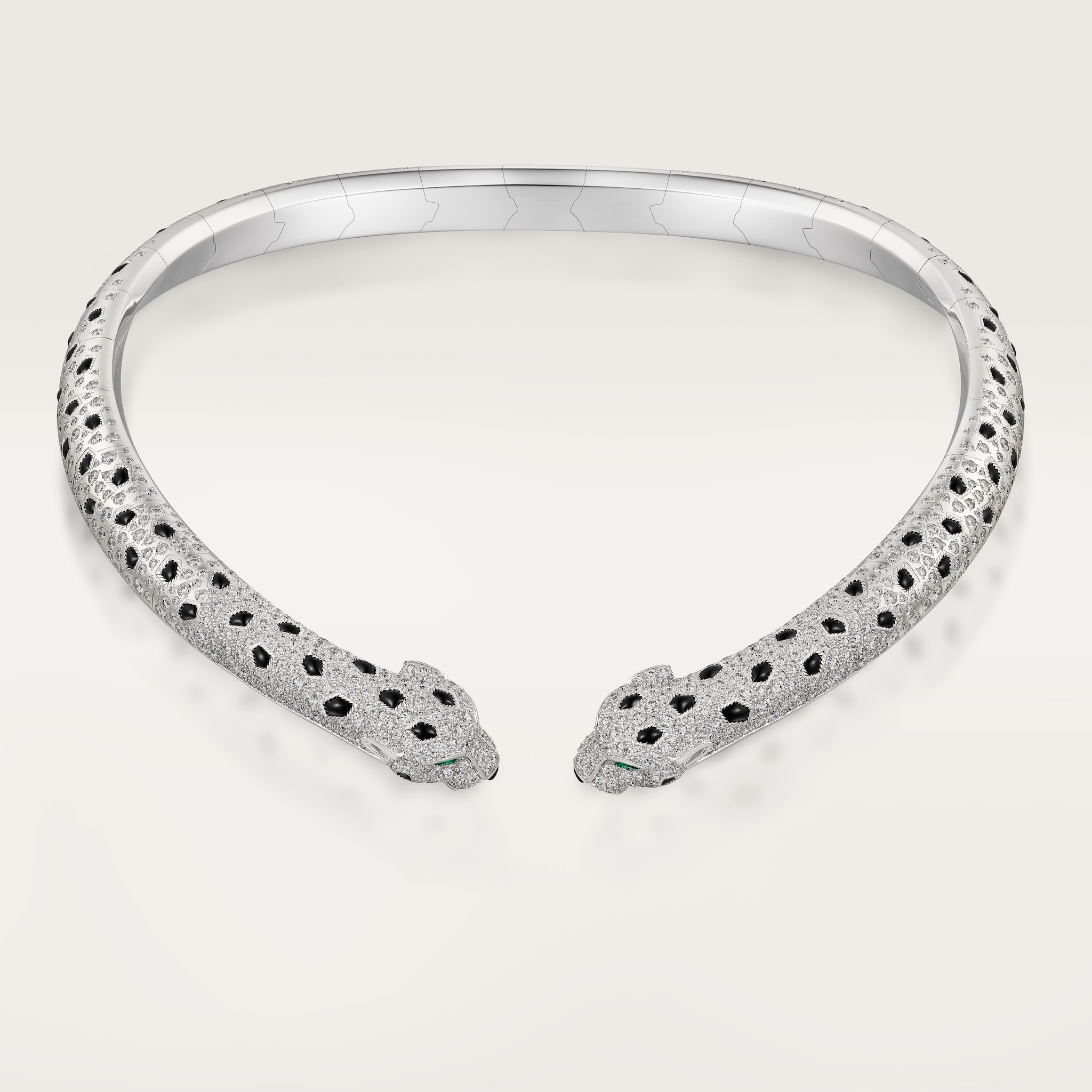 パンテール ドゥ カルティエ トルク ネックレス、連結構造、パヴェセッティングホワイトゴールド、エメラルド、オニキス、ダイヤモンド