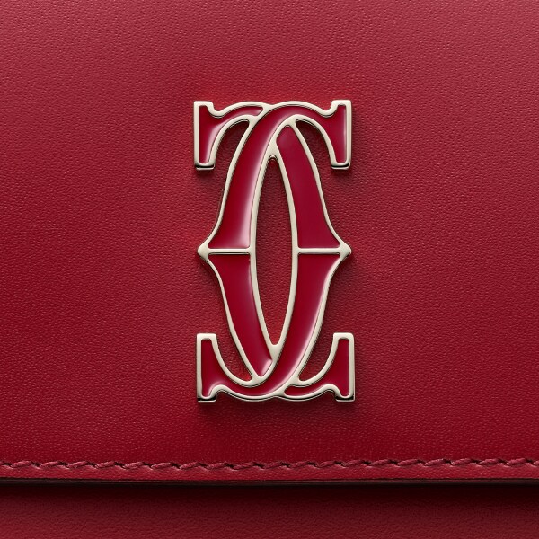 C ドゥ カルティエ フラップ付マルチ カードホルダー チェリーレッド カーフスキン、ゴールドフィニッシュ、チェリーレッド エナメル