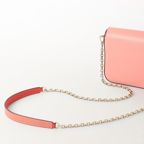 C ドゥ カルティエ チェーンバッグ ミニ  コーラル/ライトコーラルのツートーン カーフスキン、ゴールドフィニッシュ、コーラル エナメル