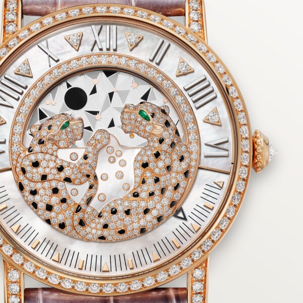 アニマルモチーフ ウォッチ 40mm、手巻きメカニカルムーブメント、ピンクゴールド、マザーオブパール、ダイヤモンド、エメラルド、バイオレットグレー＆ホワイト アリゲーターストラップ