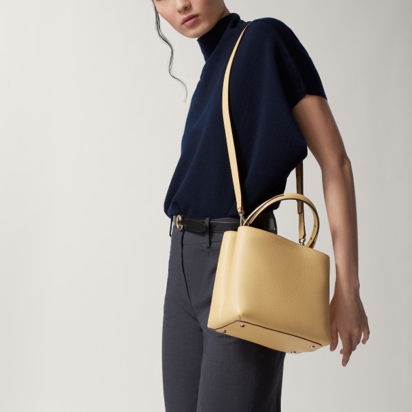 スモール バッグ 
パンテール ドゥーブル  ミモザイエロー カーフスキン、ゴールドフィニッシュ