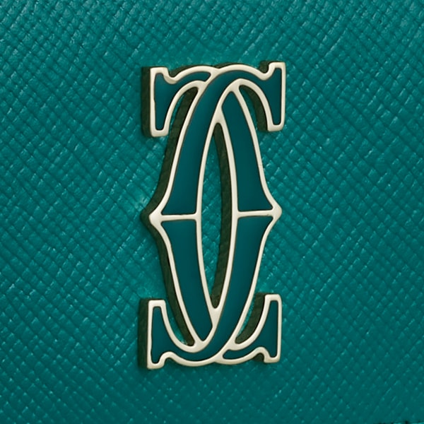 マイクロモデル チェーンバッグ、C ドゥ カルティエ ペトロールブルー テクスチャー カーフスキン、ゴールドフィニッシュ、ペトロールブルー エナメル