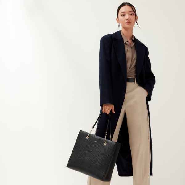 トートバッグ パンテール  ブラック グレイン カーフスキン、ゴールドフィニッシュ