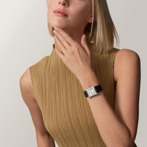 タンク マスト ドゥ カルティエ ウォッチ ラージモデル、光起電発電 ソーラービート™ ムーブメント、ステンレススティール、カーフスキンストラップ