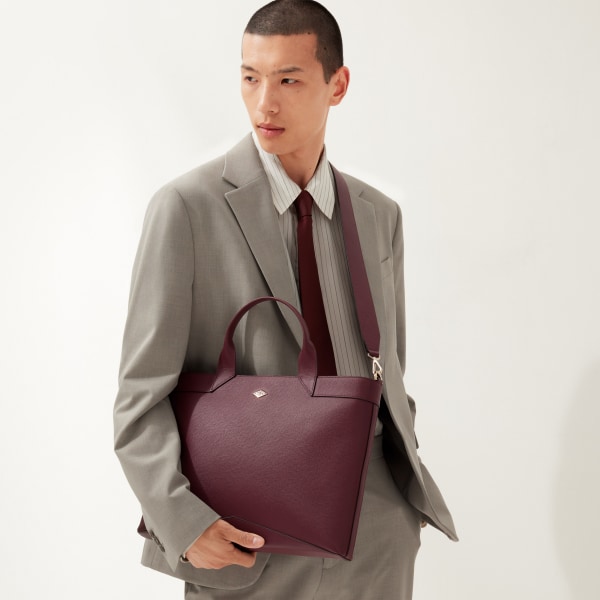 スリム ブリーフケース ロザンジュ  グレインド ボルドーカラー カーフスキン、ゴールドフィニッシュ、エナメル