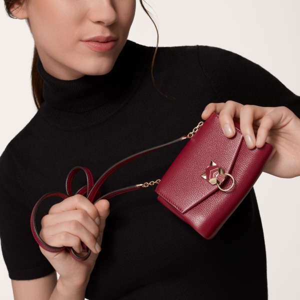 パンテール ドゥ カルティエ チェーンバッグ マイクロ ボルドーカラー カーフスキン、ゴールドフィニッシュ