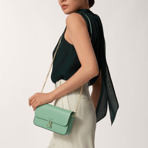 C ドゥ カルティエ チェーンバッグ ミニ  セージグリーン カーフスキン、ゴールドフィニッシュ