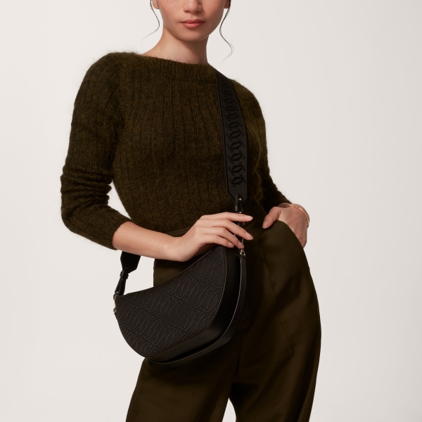 ホーボーバッグ C ドゥ カルティエ  ブラック テクスチャー カーフスキン、刺繡入り、ゴールドフィニッシュ