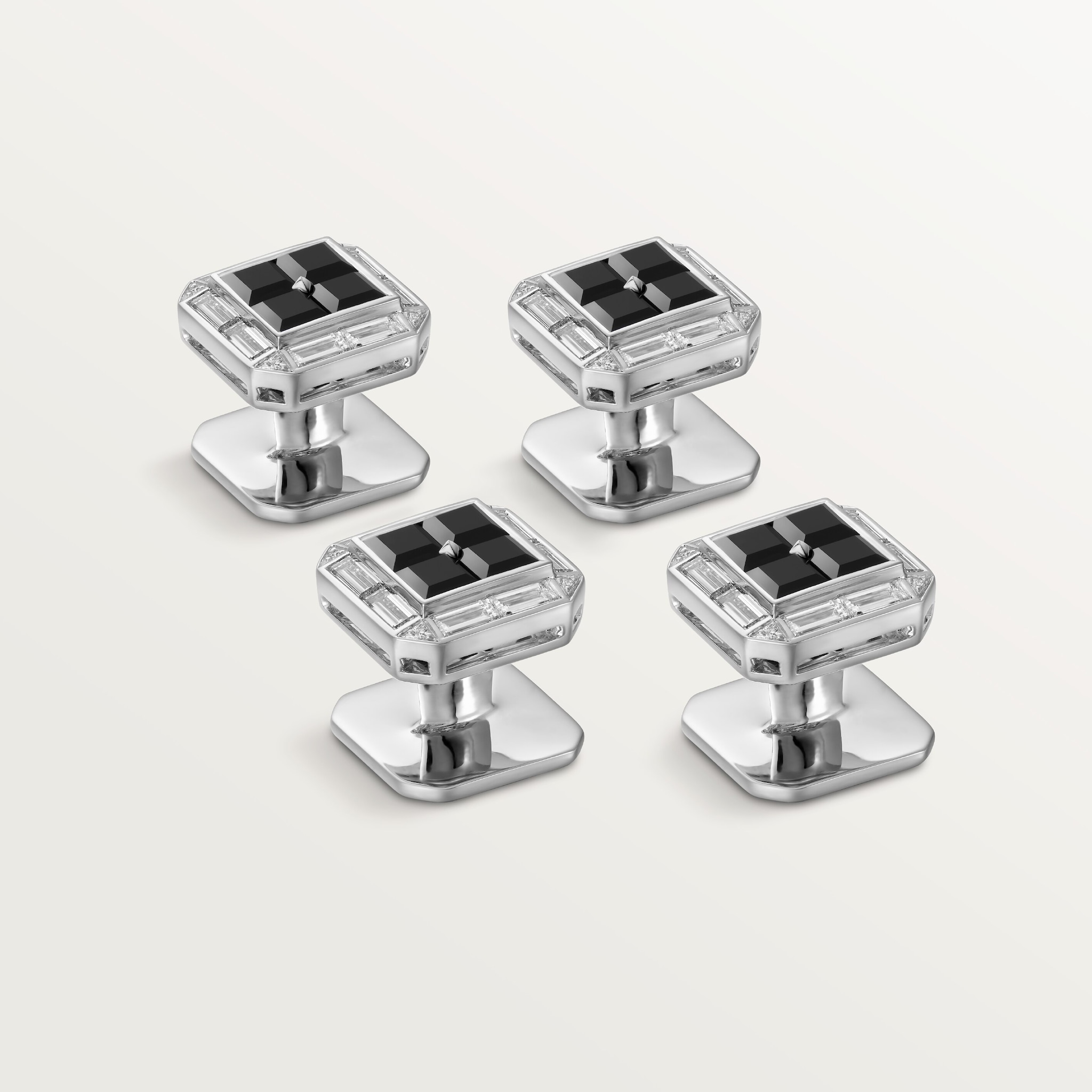 カルティエ ヘリテージ オニキス スタッズボタンカルティエ ヘリテージ オニキス スタッズボタン