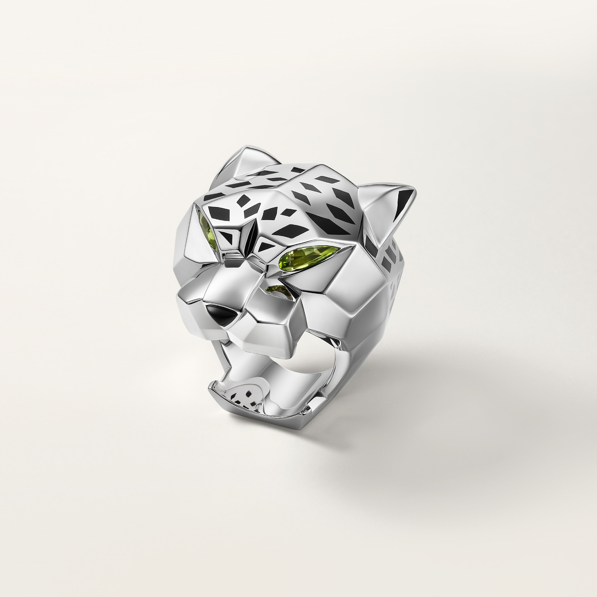 パンテール ドゥ カルティエ リングホワイトゴールド、ラッカー、ペリドット、オニキス