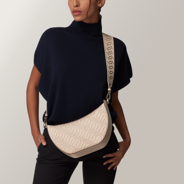 ホーボーバッグ C ドゥ カルティエ  ベージュ テクスチャー カーフスキン、刺繍入り、ゴールドフィニッシュ