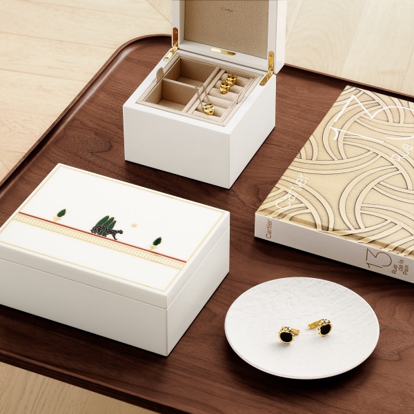 未使用 カルティエ 時計 ケース 最新 2段 ジュエリーケース 空き箱 カルティエ 時計ボックス 2段 ジュエリーボックス Cartier レア - メルカリ