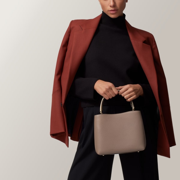 スモール バッグ 
パンテール ドゥーブル  クレイカラー カーフスキン、ゴールドフィニッシュ