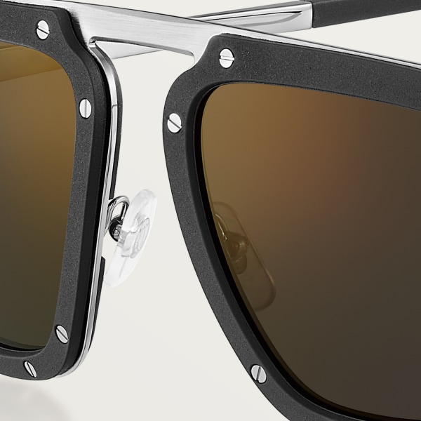 サントス ドゥ カルティエ サングラス ブラッシュド プラチナフィニッシュ メタル、ブラックラバー、ブラックレンズ 