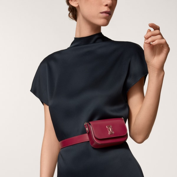 C ドゥ カルティエ チェーンバッグ マイクロ チェリーレッド カーフスキン、ゴールドフィニッシュ、チェリーレッド エナメル