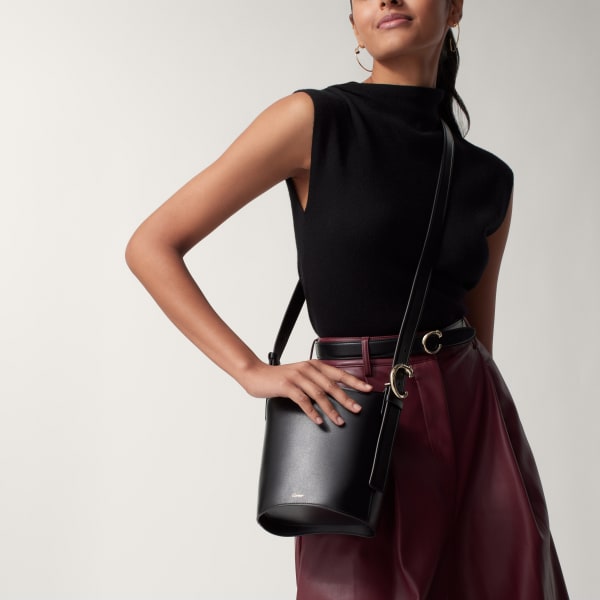 ミニ バケットバッグ パンテール C  ブラック グレイン カーフスキン、ゴールドフィニッシュ