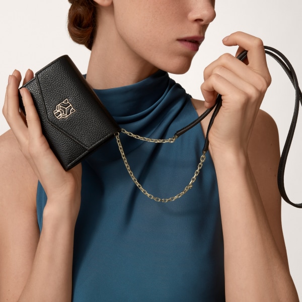 パンテール ドゥ カルティエ ミニチェーンウォレット ブラック カーフスキン、ゴールドフィニッシュ