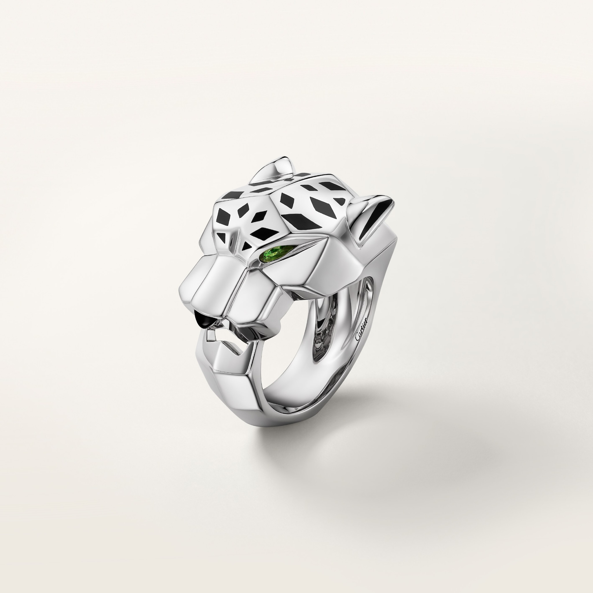 パンテール ドゥ カルティエ リングホワイトゴールド、ラッカー、ツァボライトガーネット、オニキス