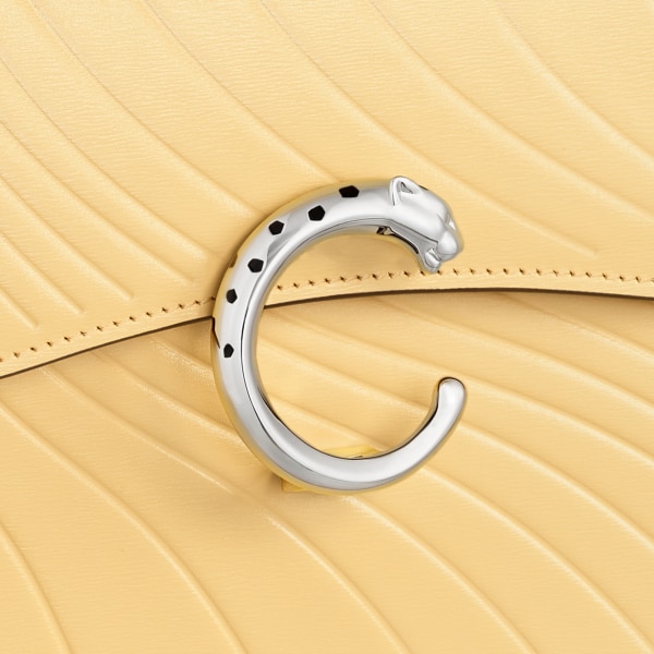 パンテール ドゥ カルティエ トップハンドルバッグ スモール ミモザイエロー カーフスキン、「Cartier」ロゴの箔押し、パラジウムフィニッシュ